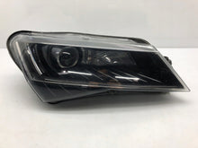 Laden Sie das Bild in den Galerie-Viewer, Frontscheinwerfer Skoda Superb III 3V1941016A Xenon Rechts Headlight