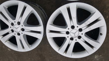 Load image into Gallery viewer, 1x Alufelge 18 Zoll 8.0&quot; 5x112 67ET Silber A2514011302 Mercedes-Benz W251