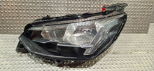 Laden Sie das Bild in den Galerie-Viewer, Frontscheinwerfer Peugeot 2008 208 II 823194080 Links Scheinwerfer Headlight