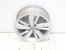 Laden Sie das Bild in den Galerie-Viewer, 1x Alufelge 15 Zoll 5.5&quot; 5x100 40ET Glanz Silber 2G0601025 VW Polo Rim Wheel