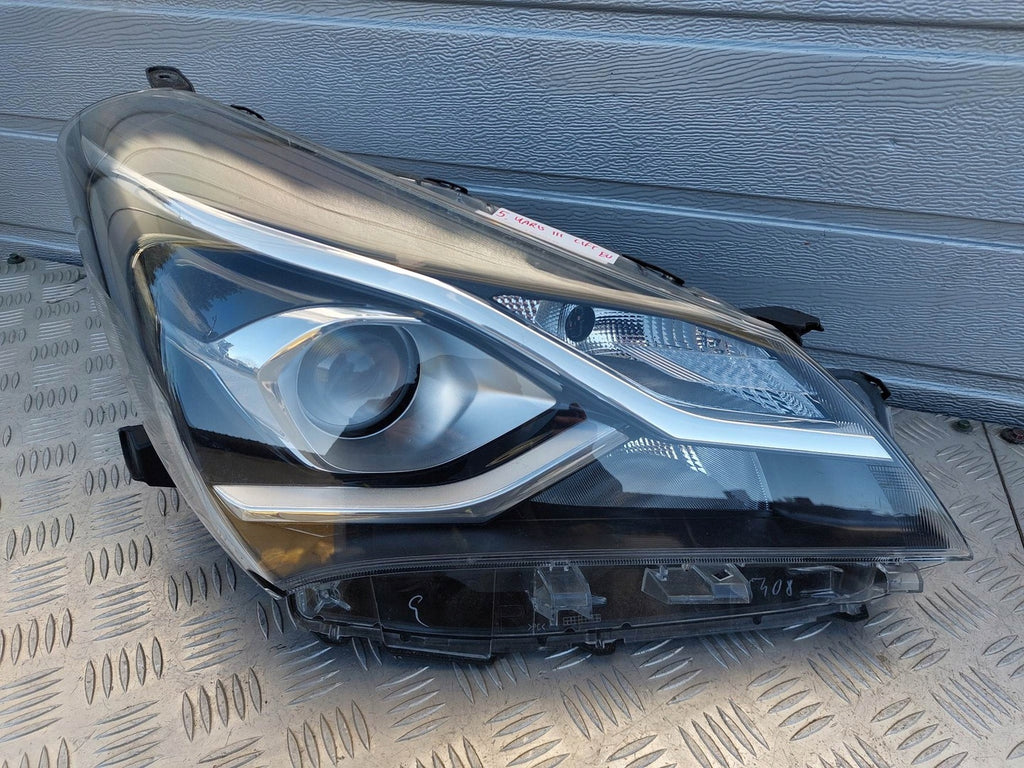 Frontscheinwerfer Toyota Yaris LED Rechts Scheinwerfer Headlight