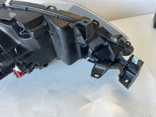 Laden Sie das Bild in den Galerie-Viewer, Frontscheinwerfer Mitsubishi Eclipse Cross LED Links Scheinwerfer Headlight