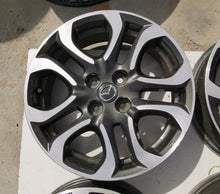 Laden Sie das Bild in den Galerie-Viewer, 1x Alufelge 16 Zoll 5.5" 4x100 40ET Glanz Grau 9965405560 Mazda 2 Mg Rim Wheel FEL6846578532jw