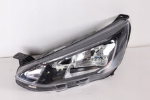 Load image into Gallery viewer, Frontscheinwerfer Ford Focus MX7B-13E015-CD Ein Stück (Rechts oder Links) SCH7886903028au