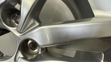 Laden Sie das Bild in den Galerie-Viewer, 1x Alufelge 16 Zoll 7.0" 5x108 44ET Glanz Silber 9677989577 Peugeot Ii Rim Wheel FEL7635224075qy