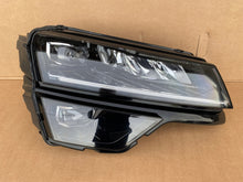 Laden Sie das Bild in den Galerie-Viewer, Frontscheinwerfer Skoda Karoq 57B941016F Full LED Rechts Scheinwerfer Headlight SCH8604824138vg