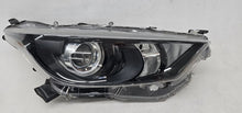 Load image into Gallery viewer, Frontscheinwerfer Toyota 4 Yaris SPP7215 123750 Rechts Scheinwerfer Headlight