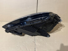 Laden Sie das Bild in den Galerie-Viewer, Frontscheinwerfer Skoda Superb III 3V1941015D LED Ein Stück (Rechts oder Links)