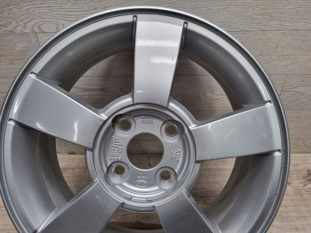 1x Alufelge 15 Zoll 5.5" 4x100 46ET Glanz Silber 52910-1G250 Kia Rio Rim Wheel FEL2206294682ru