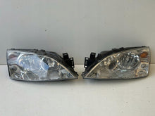 Laden Sie das Bild in den Galerie-Viewer, Frontscheinwerfer Ford Mondeo 1S71-13006-AM 1S71-13005-AM LED Rechts oder Links