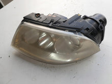 Load image into Gallery viewer, Frontscheinwerfer VW Passat 3B7941015 Xenon Links Scheinwerfer Headlight