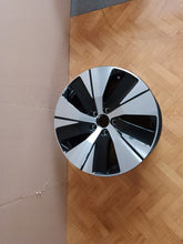 Laden Sie das Bild in den Galerie-Viewer, 1x Alufelge 18 Zoll 7.5" 5x108 50 5ET 31680403 Volvo Rim Wheel FEL2546070042nf