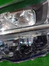 Load image into Gallery viewer, Frontscheinwerfer Toyota V Rechts Scheinwerfer Headlight SCH5754091886eq