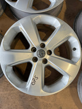 Laden Sie das Bild in den Galerie-Viewer, 4x Alufelge 18 Zoll 7.0" 5x105 38ET Silber 95181597 95145409 Opel X Rim Wheel FEL4732320755bu