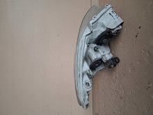 Load image into Gallery viewer, Frontscheinwerfer Toyota Corolla Verso Links Scheinwerfer Headlight SCH3051556022ww