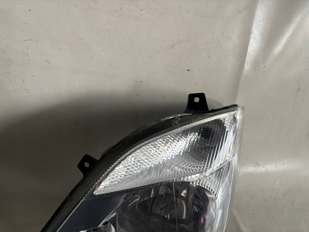 Frontscheinwerfer Mercedes-Benz Sprinter A9068200261 Links Headlight SCH2231589980ym