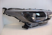 Laden Sie das Bild in den Galerie-Viewer, Frontscheinwerfer Toyota Yaris Rechts Scheinwerfer Headlight SCH1141358562vp