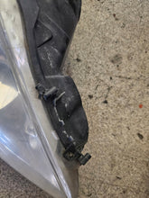 Laden Sie das Bild in den Galerie-Viewer, Frontscheinwerfer Peugeot 308 I Rechts Scheinwerfer Headlight SCH7587257260dr