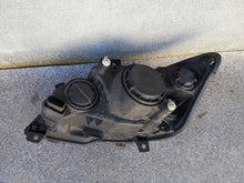 Laden Sie das Bild in den Galerie-Viewer, Frontscheinwerfer Mercedes-Benz Vito W639 A6398201961 Rechts Headlight SCH7090318290bi