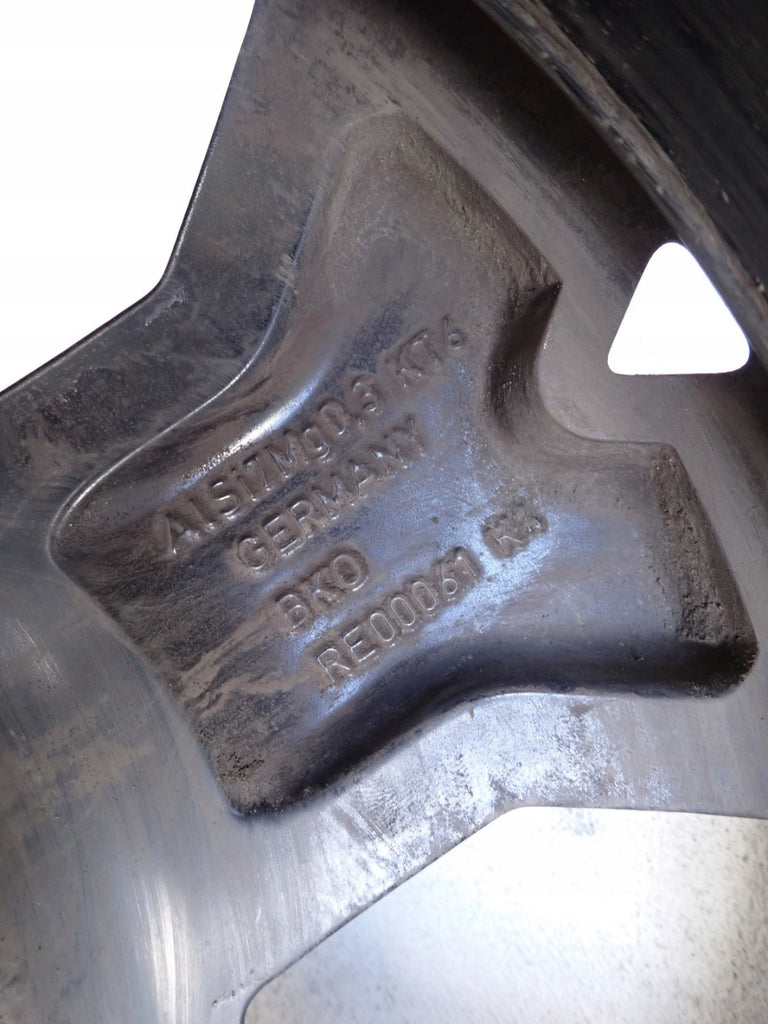 1x Alufelge 17 Zoll 6.5" 5x114.3 50ET Glanz 403005180R Dacia Duster Rim Wheel FEL8218240021rs