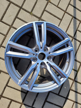 Load image into Gallery viewer, 1x Alufelge 18 Zoll 8.0&quot; 5x112 57ET Glanz Silber 7848602 BMW 2 F45 F46 Rim Wheel
