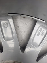 Laden Sie das Bild in den Galerie-Viewer, 1x Alufelge 17 Zoll 7.0&quot; 5x112 40ET 3V0601025C Skoda Superb Iii Rim Wheel