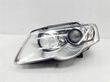 Load image into Gallery viewer, Frontscheinwerfer VW Passat 3C0941751G Xenon Links Scheinwerfer Headlight