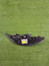 Laden Sie das Bild in den Galerie-Viewer, Frontscheinwerfer Kia Sportage 921013 921013UXXX Rechts Scheinwerfer Headlight SCH2541936454mu
