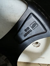 Laden Sie das Bild in den Galerie-Viewer, 1x Alufelge 18 Zoll 7.5&quot; 5x112 46ET Glanz Schwarz 5FA601025 Seat Leon Rim Wheel