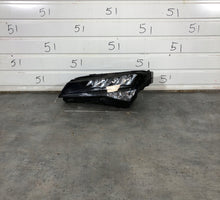 Laden Sie das Bild in den Galerie-Viewer, Frontscheinwerfer Skoda Superb III 3V1941015C Links Scheinwerfer Headlight