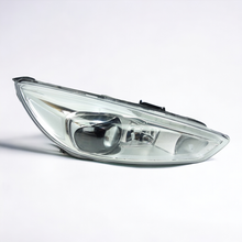 Laden Sie das Bild in den Galerie-Viewer, Frontscheinwerfer Ford Focus III F1EB-13D154-AD Rechts Scheinwerfer Headlight