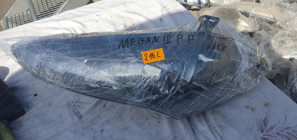Frontscheinwerfer Renault Megane III 260100021R Xenon Rechts Headlight SCH7587710543sj