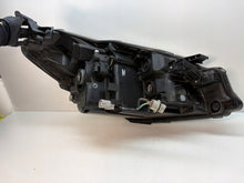 Laden Sie das Bild in den Galerie-Viewer, Frontscheinwerfer Toyota Yaris Links Scheinwerfer Headlight SCH7350801281rf