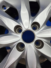 Laden Sie das Bild in den Galerie-Viewer, 1x Alufelge 16 Zoll 7.0&quot; 4x100 403007678R Renault Clio IV Captur Rim Wheel