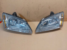 Laden Sie das Bild in den Galerie-Viewer, Frontscheinwerfer Ford Focus 4M5113W029-AD 4M51-13W030-AD Ein Satz Headlight SCH3499449199vr