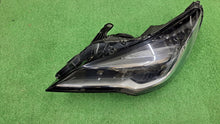 Load image into Gallery viewer, Frontscheinwerfer Opel Astra 39077800 LED Links Scheinwerfer Headlight