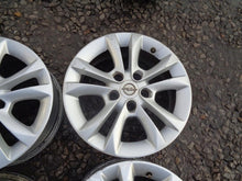 Laden Sie das Bild in den Galerie-Viewer, 4x Alufelge 16 Zoll 6.0" 5x110 40ET Silber Opel Corsa E D Rim Wheel FEL1688716183qn