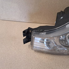 Laden Sie das Bild in den Galerie-Viewer, Frontscheinwerfer Mercedes-Benz A9608200839 Xenon Links Scheinwerfer Headlight