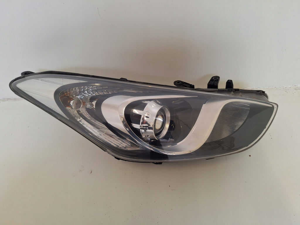 Frontscheinwerfer Hyundai I30 92102-A6020 Rechts Scheinwerfer Headlight