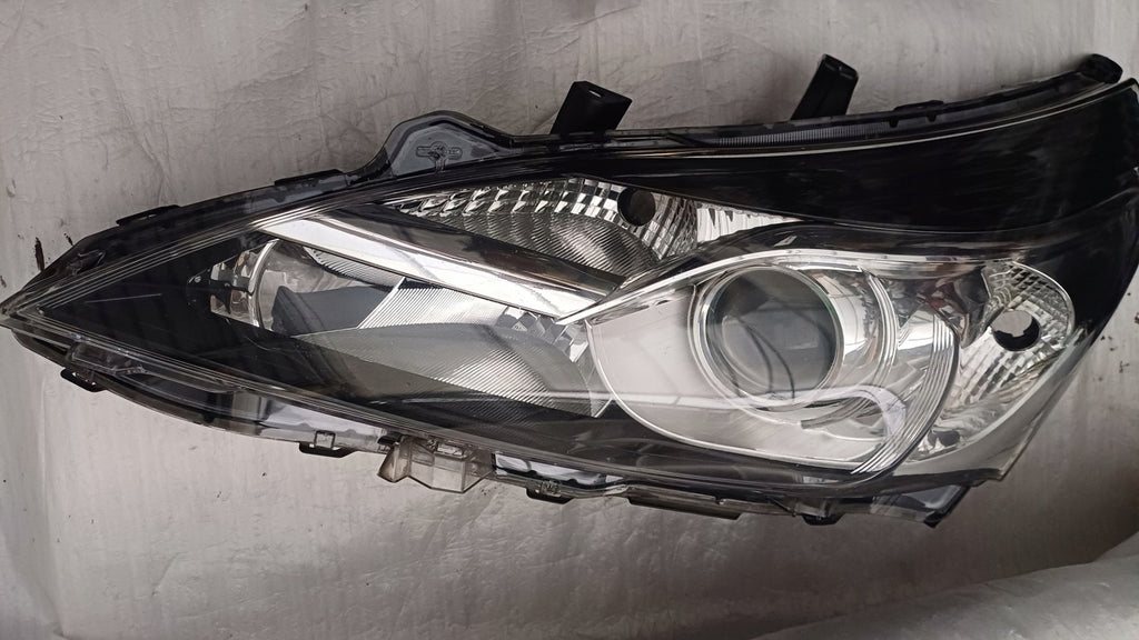 Frontscheinwerfer Toyota Verso 81150-0F160 Links Scheinwerfer Headlight SCH2488584943hz