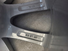 Laden Sie das Bild in den Galerie-Viewer, 1x Alufelge 17 Zoll 7.5" 5x112 47ET Glanz Silber 3C0071497 VW Passat Rim Wheel FEL3739395545vz