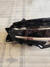 Laden Sie das Bild in den Galerie-Viewer, Frontscheinwerfer Opel Corsa F 9829522780 LED Links Scheinwerfer Headlight