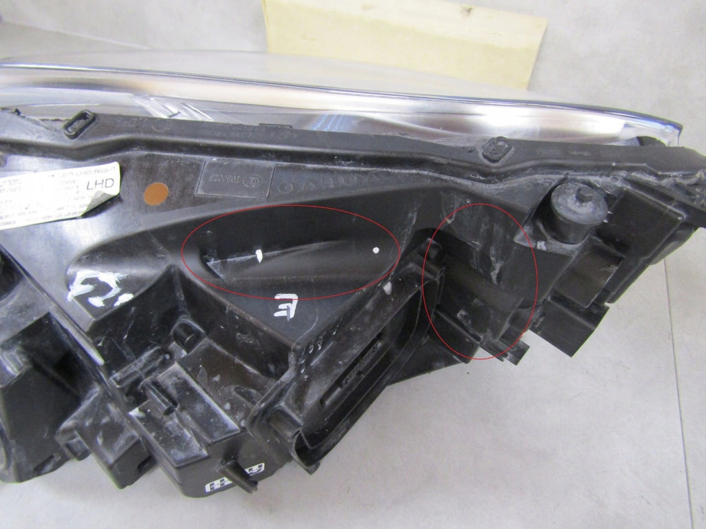 Frontscheinwerfer Volvo V40 31677023 LED Rechts Scheinwerfer Headlight SCH8042540187pt