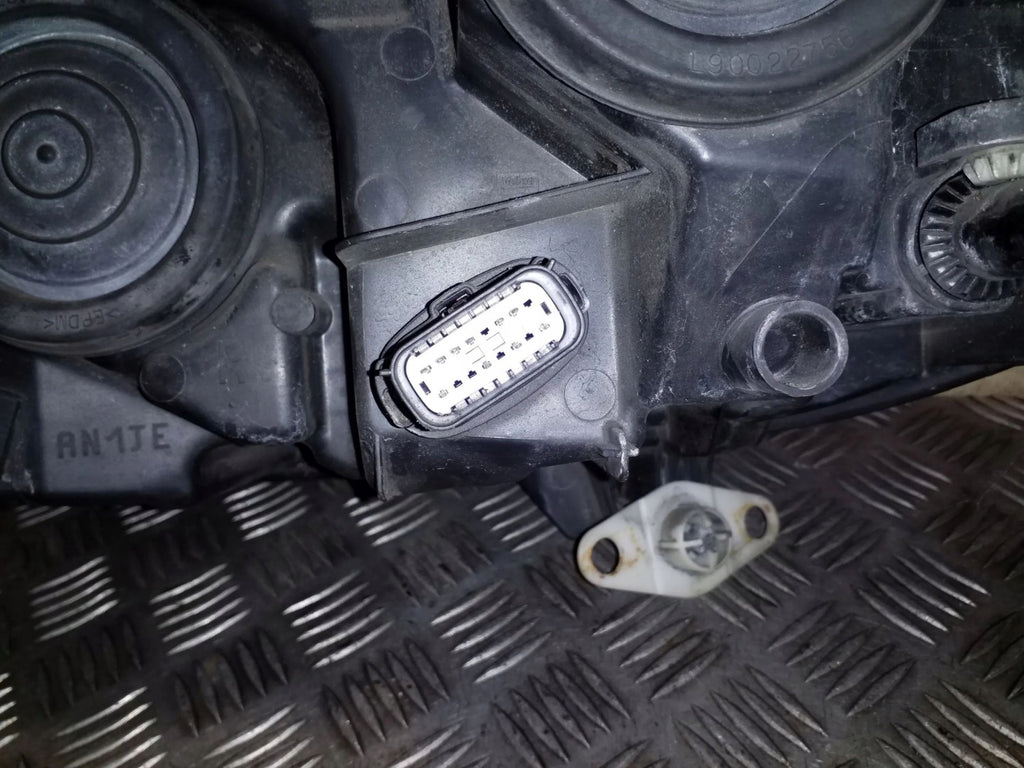 Frontscheinwerfer Ford Mondeo DS7313W029BE 89908745 Rechts Headlight SCH9297024486hr