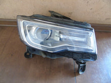 Laden Sie das Bild in den Galerie-Viewer, Frontscheinwerfer Jeep Grand Cherokee Wk2 68144708AE Xenon Rechts Headlight SCH1329591506ji