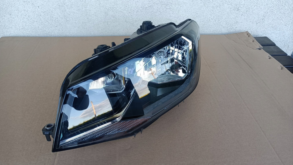 Frontscheinwerfer VW Caddy III 2K2941015B Halogen Ein Stück (Rechts oder Links)