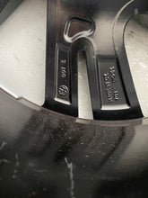 Load image into Gallery viewer, 1x Alufelge 20 Zoll 9.0" 5x112 33ET Glanz Schwarz 760601025AA VW Touareg FEL4049965139rq