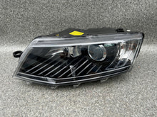 Load image into Gallery viewer, Frontscheinwerfer Skoda Octavia III 5E1941017B Links Scheinwerfer Headlight SCH3440404158kt