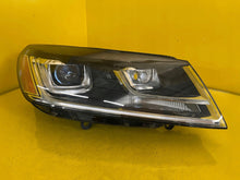 Laden Sie das Bild in den Galerie-Viewer, Frontscheinwerfer VW Touareg 7P1941752 Xenon Rechts Scheinwerfer Headlight