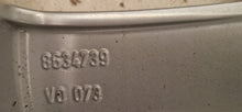 Laden Sie das Bild in den Galerie-Viewer, 1x Alufelge 17 Zoll 7.0&quot; 5x108 49ET Glanz Silber 8634739 Volvo S60 S80 V70